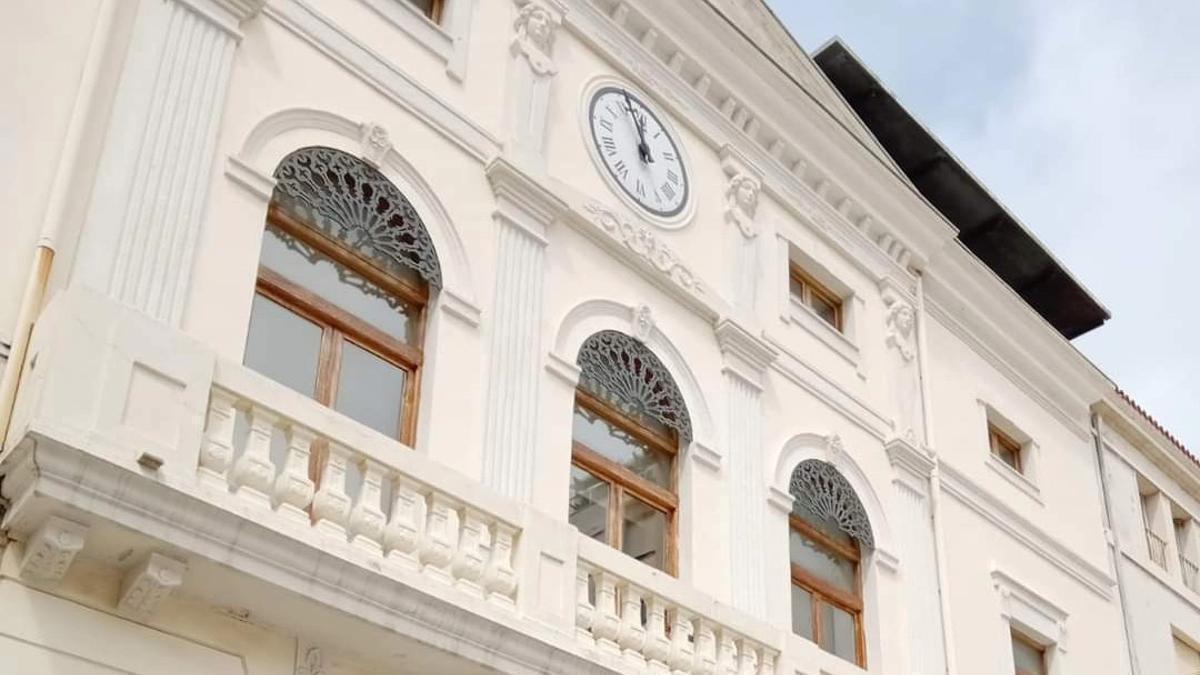 Compromís en Tavernes de la Valldigna Se Desmarca de la Concentración por Ceuta y Cuestiona sus "Motivaciones Políticas"