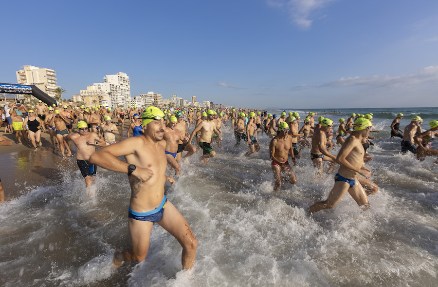 Gandia se Prepara para su Gran Fiesta Acuática: La 72ª Travesía y la Vuelta a la Escollera Revitalizan el Verano