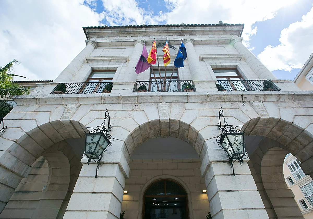 Gandia combinará contenedores con el sistema puerta a puerta en el nuevo plan de residuos