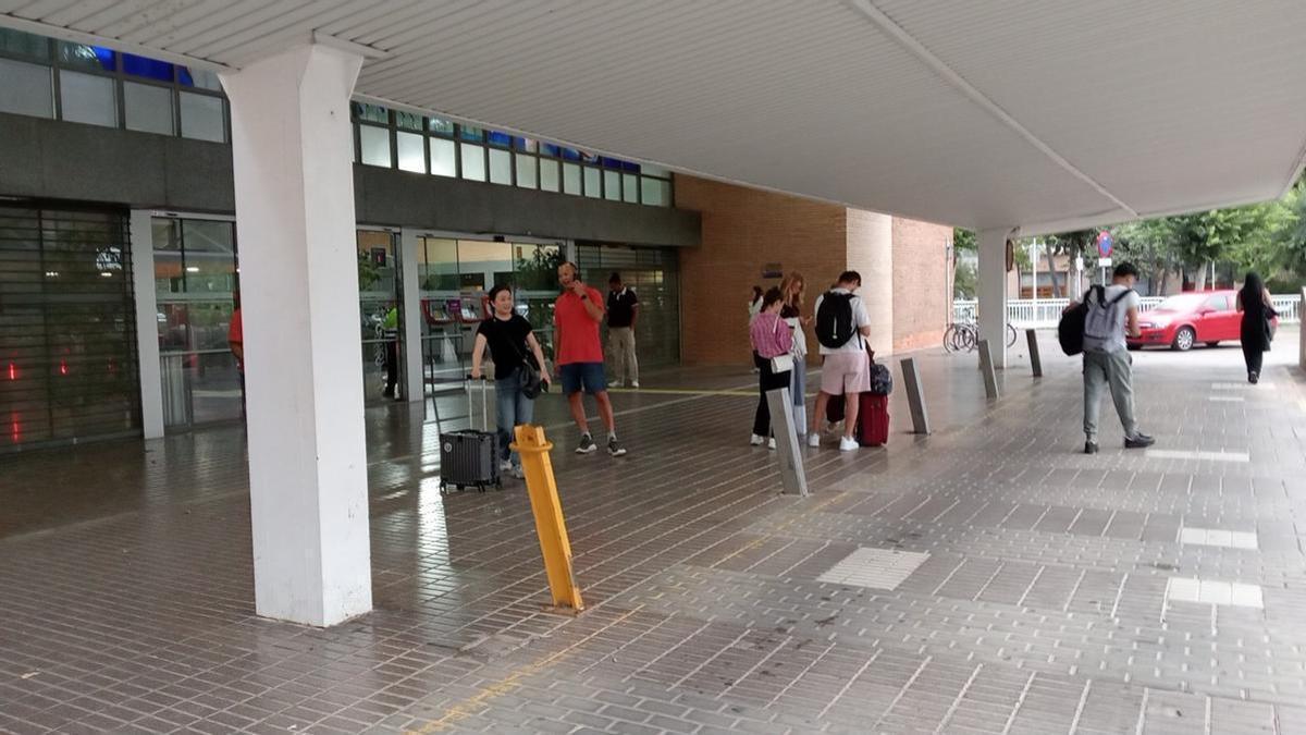 Interrupción de la línea C1 Gandia-Valencia: usuarios sin alternativas y reclaman soluciones