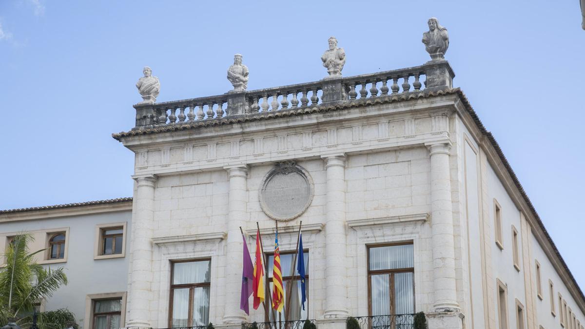 La Solidaridad Fragmentada: Gandia Refleja la Polarización Nacional en el Día de Ceuta
