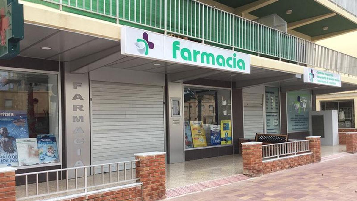 Roban de madrugada en una farmacia de la playa de Tavernes de la Valldigna: la alarma de una trabajadora frustra el intento de sustracción